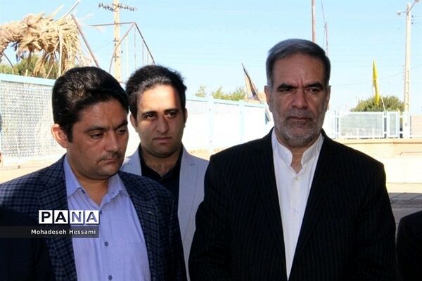 بازدید علیرضا کمرئی، معاون آموزش متوسطه وزارت آموزش و پرورش، از شهرستان درمیان
