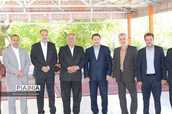 بازدید علیرضا کمرئی، معاون آموزش متوسطه وزارت آموزش و پرورش، از شهرستان درمیان
