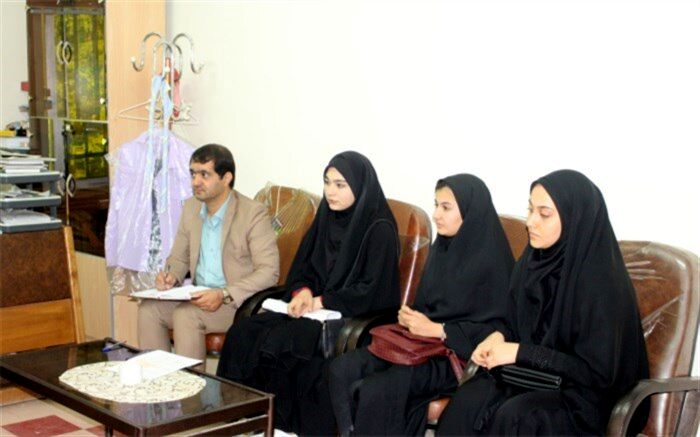نشست مشترک اعضای مجلس و  شورای دانش آموزی با رئیس سازمان دانش آموزی استان همدان