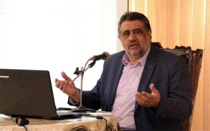 رضا مددی: اگر مدارس از برنامه درسی فاصله بگیرند راه انحرافی را پیموده‌اند