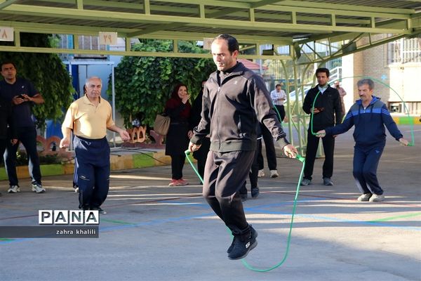 نرمش صبحگاهی و تجلیل از ۳ تن از چهره‌های جهانی و برتر ورزش دانش‌آموزی