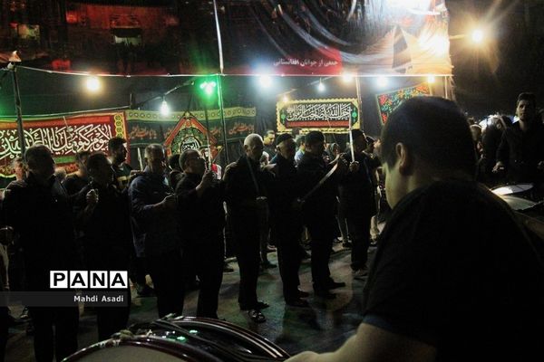 برپایی خیمه‌های عزای سیدالشهدا(ع)