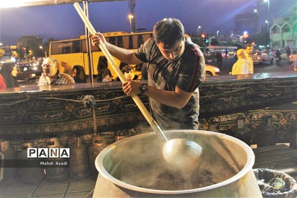 برپایی خیمه‌های عزای سیدالشهدا(ع)