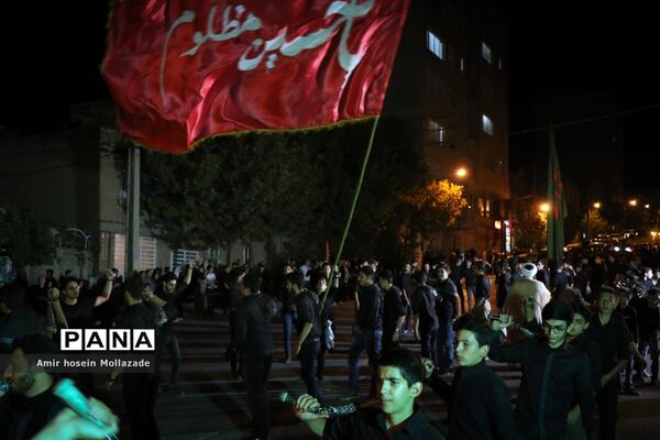 عزاداری شب سوم محرم در خیابان‌های ارومیه