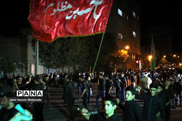 عزاداری شب سوم محرم در خیابان‌های ارومیه