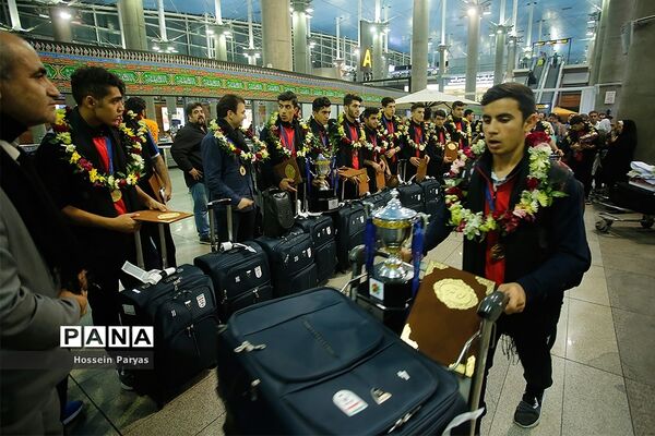 استقبال از تیم ملی فوتسال دانش‌آموزان، قهرمان رقابت‌های مدارس آسیا