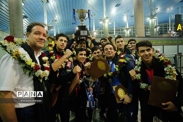 استقبال از تیم ملی فوتسال دانش‌آموزان، قهرمان رقابت‌های مدارس آسیا