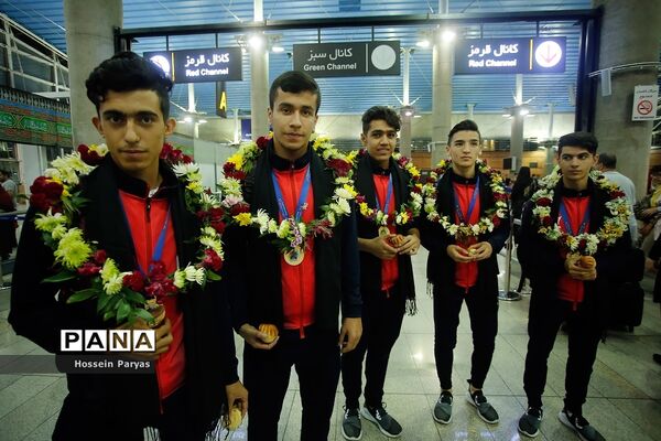 استقبال از تیم ملی فوتسال دانش‌آموزان، قهرمان رقابت‌های مدارس آسیا