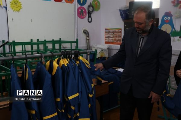 بازدید از مراکز توزیع لباس فرم دانش آموزان خراسان رضوی