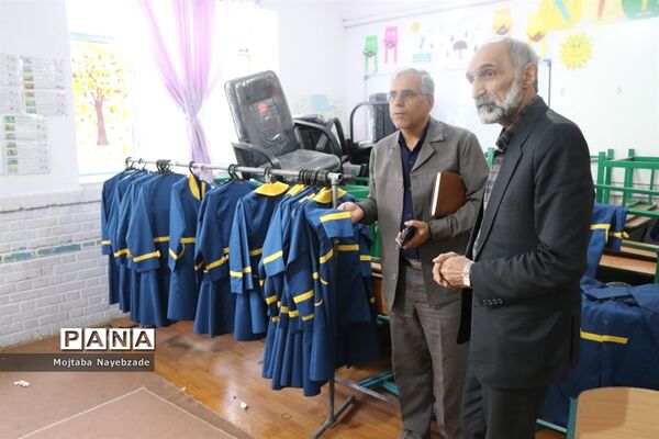 بازدید از مراکز توزیع لباس فرم دانش آموزان خراسان رضوی