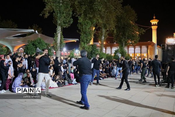 عزاداری مردم شیراز در جوار حرم مطهر حضرت احمدابن موسی (ع)