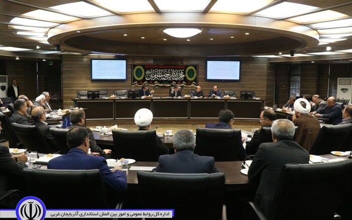 تاکید استاندار آذربایجان غربی بر شناسایی و ساماندهی کودکان کار خیابانی