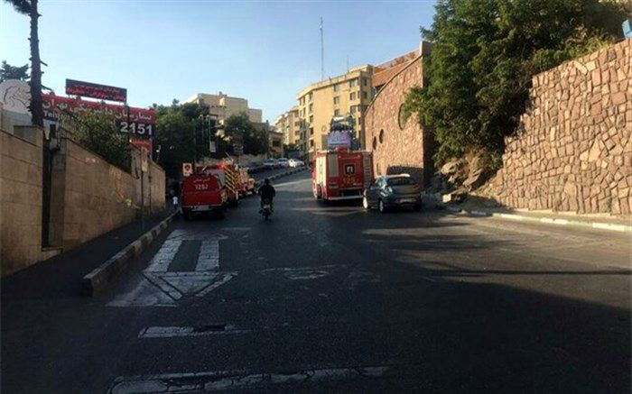 داربست‌های در حالت ریزش ساختمان در حال ساخت + تصاویر