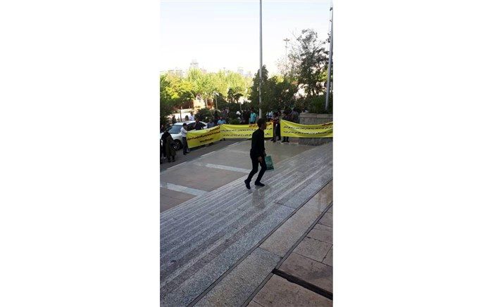 بروکراسی‌های اداری پیچیده مانع رونق تولید می‌شوند