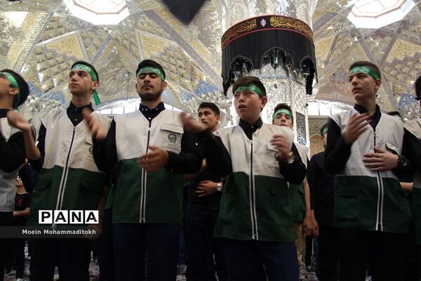 مراسم احلی من العسل در حرم مطهر رضوی