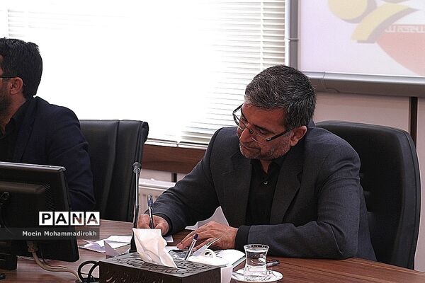 هفدهمین نشست شورای اسلامی خراسان رضوی با مسئولان آموزش و پرورش استان