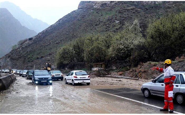 بارش باران در برخی محورهای اردبیل و گیلان