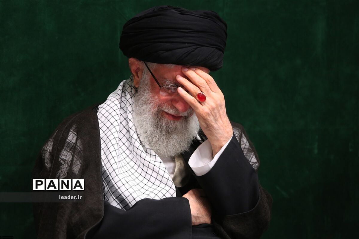 دومین شب عزاداری در حسینیه امام خمینی با حضور رهبر معظم انقلاب