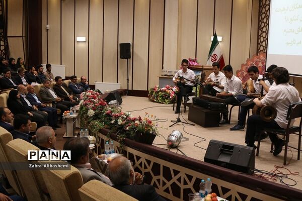 مراسم تقدیر از برگزیدگان کنکور98 شهر تهران