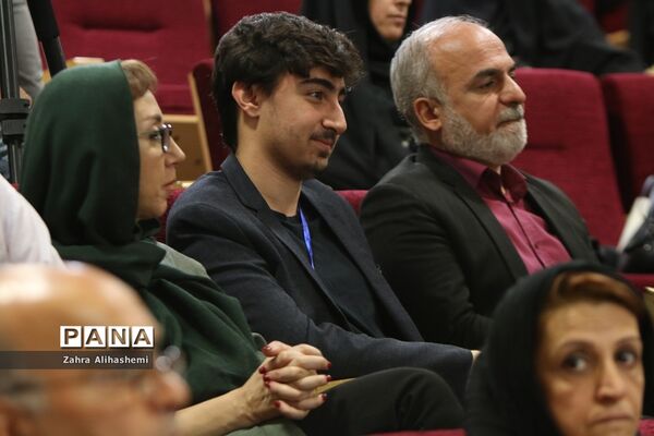 مراسم تقدیر از برگزیدگان کنکور98 شهر تهران