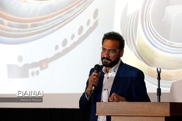 «درآستانه پنجاه سالگی» جشنواره  بین‌المللی فیلم رشد