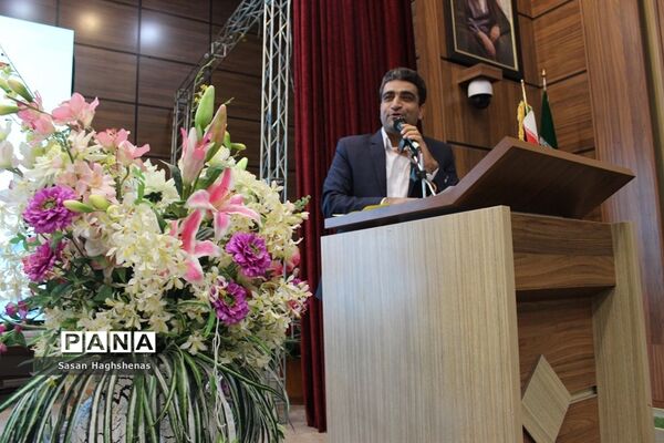 آیین تجلیل ازمعلمان و دانش‌آموزان نام آور مسابقات کشوری در رشته‌های ورزشی