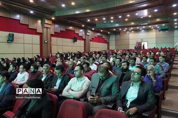 آیین تجلیل ازمعلمان و دانش‌آموزان نام آور مسابقات کشوری در رشته‌های ورزشی