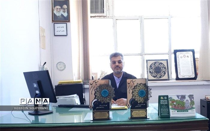 رتبه اول استان توسط  دانش آموزان زبرخان در امتحانات نهایی پایه دوازدهم رشته علوم انسانی