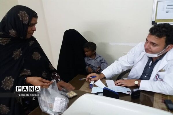 خدمت بی منت کاروان سلامت هلال احمر استان زنجان در مناطق کم‌برخوردار سیستان و بلوچستان