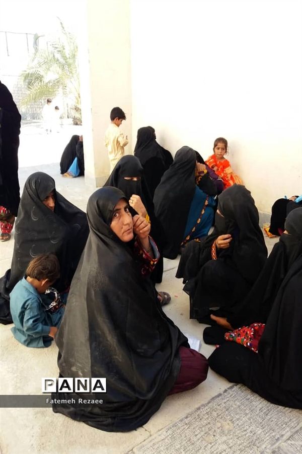 خدمت بی منت کاروان سلامت هلال احمر استان زنجان در مناطق کم‌برخوردار سیستان و بلوچستان