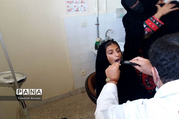 خدمت بی منت کاروان سلامت هلال احمر استان زنجان در مناطق کم‌برخوردار سیستان و بلوچستان