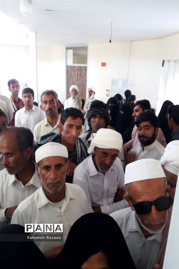 خدمت بی منت کاروان سلامت هلال احمر استان زنجان در مناطق کم‌برخوردار سیستان و بلوچستان