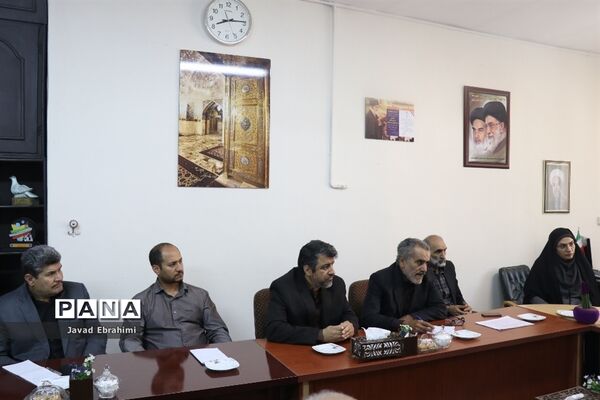 جلسه کارگروه لباس فرم دانش‌آموزی استان خراسان رضوی