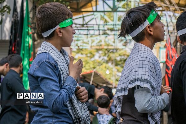 عزاداری خیابانی مردم ارومیه در تاسوعای حسینی