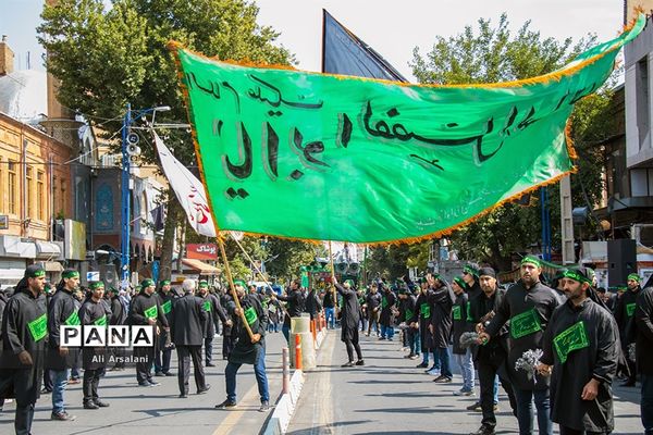 عزاداری خیابانی مردم ارومیه در تاسوعای حسینی