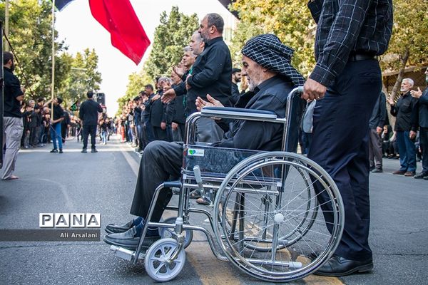 عزاداری خیابانی مردم ارومیه در تاسوعای حسینی