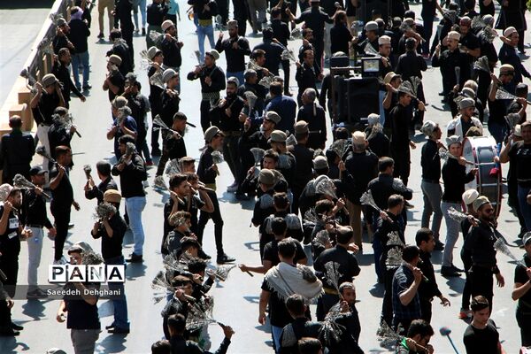 عزاداری هیات قشقایی‌های مقیم شیراز در ظهر تاسوعای حسینی