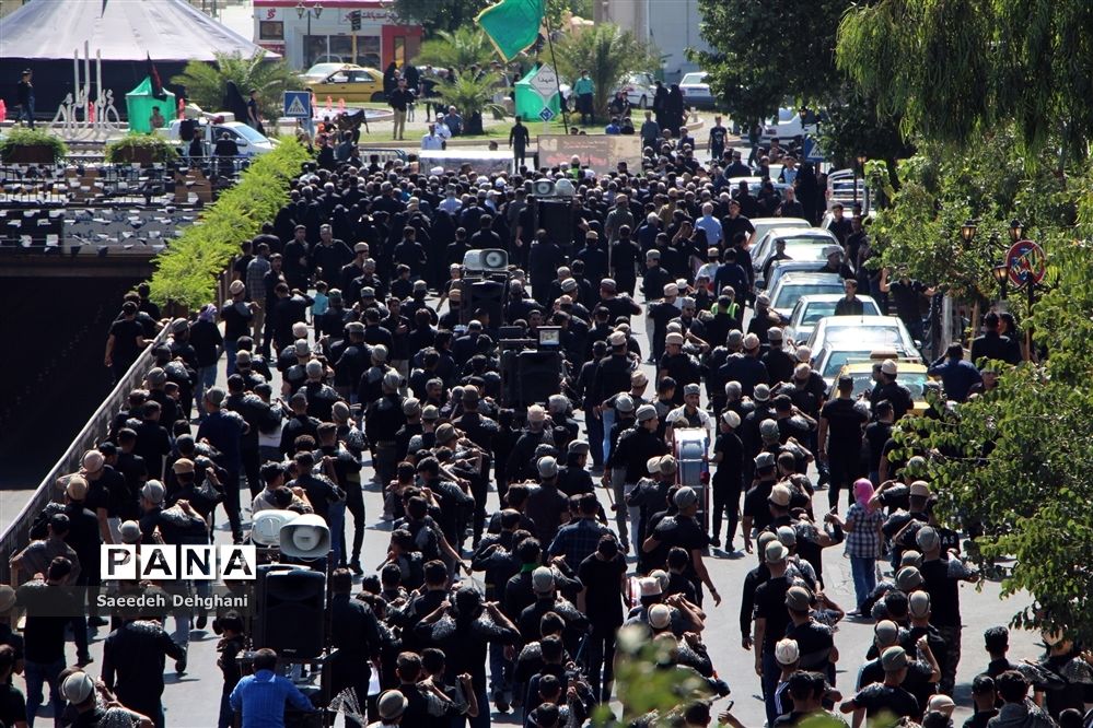 عزاداری هیات قشقایی‌های مقیم شیراز در ظهر تاسوعای حسینی