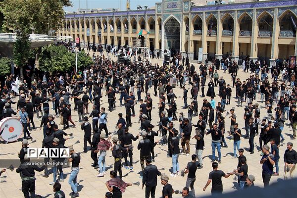 عزاداری هیات قشقایی‌های مقیم شیراز در ظهر تاسوعای حسینی