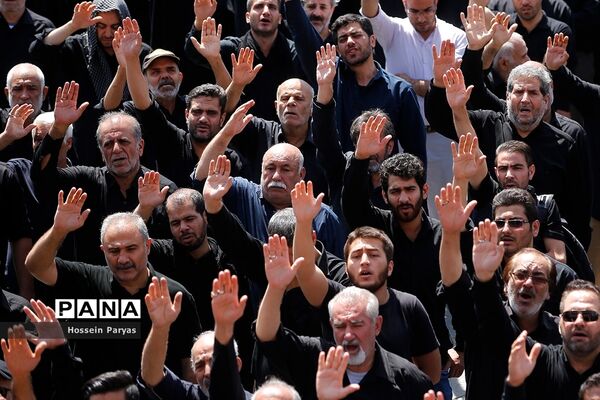عاشورای حسینی در میدان امام حسین (ع)