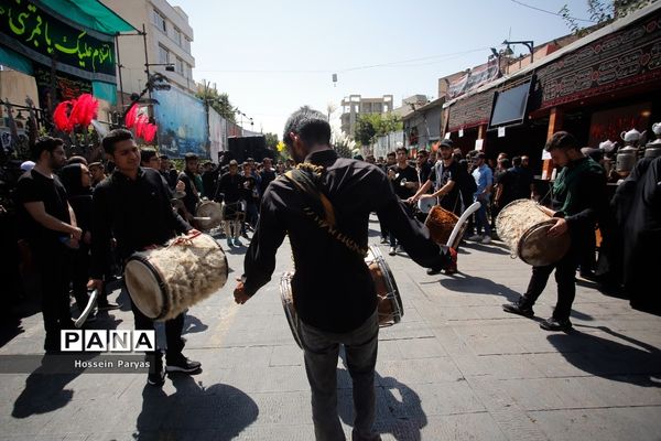 عاشورای حسینی در میدان امام حسین (ع)