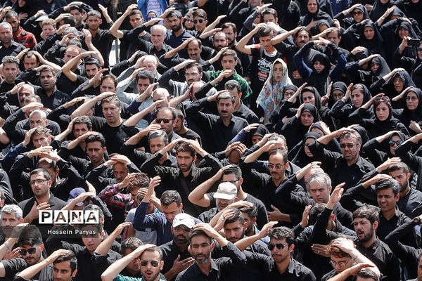 عاشورای حسینی در میدان امام حسین (ع)