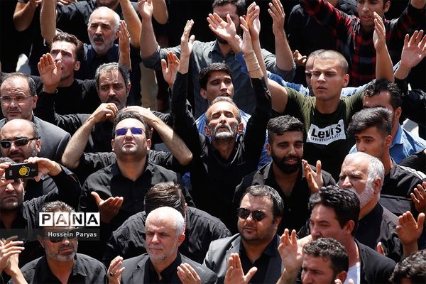 عاشورای حسینی در میدان امام حسین (ع)