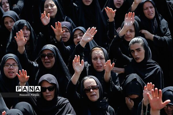 عاشورای حسینی در میدان امام حسین (ع)