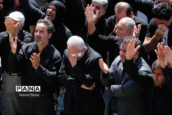 عاشورای حسینی در میدان امام حسین (ع)