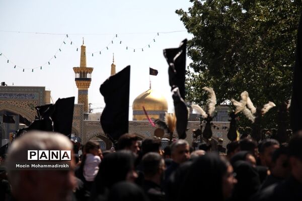 مراسم عزاداری روز عاشورا در مشهد مقدس