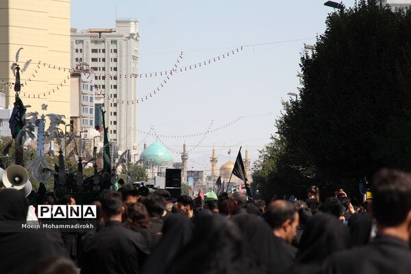 مراسم عزاداری روز عاشورا در مشهد مقدس