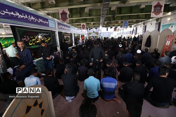 برگزاری نماز ظهر عاشورا در جزیره کیش