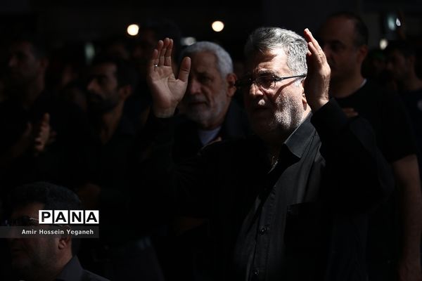 برگزاری نماز ظهر عاشورا در جزیره کیش