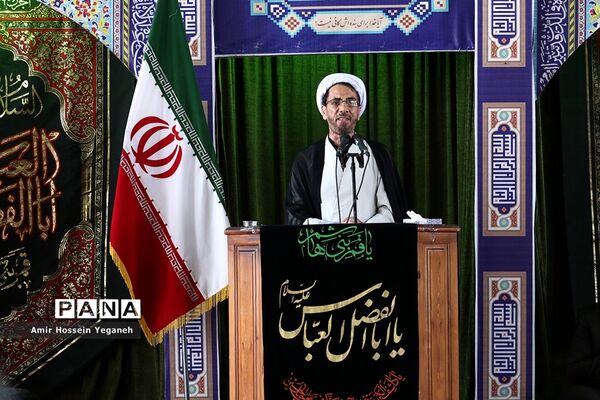 برگزاری نماز ظهر عاشورا در جزیره کیش